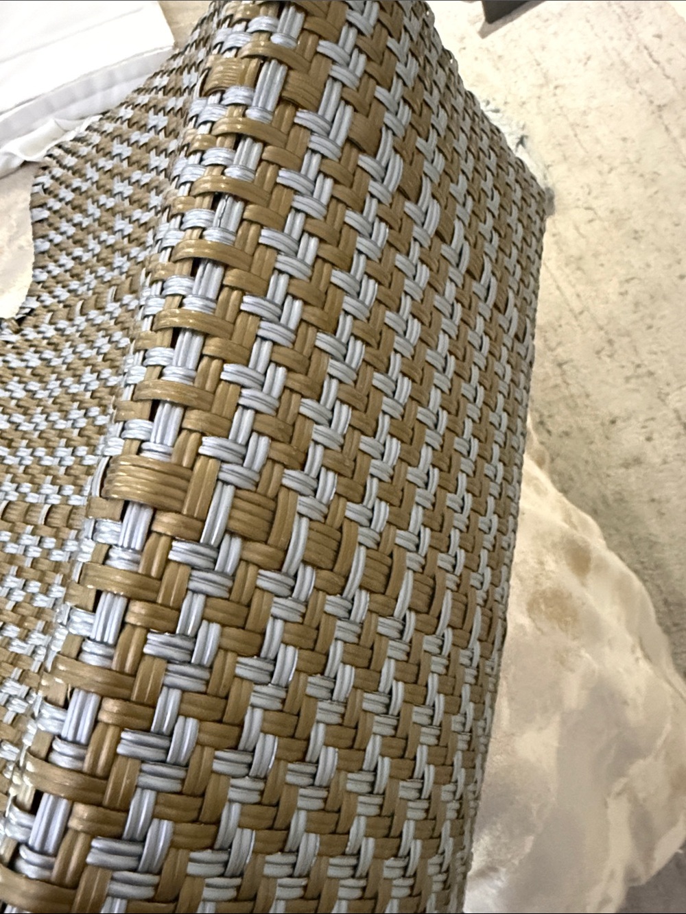 Moving sale! 🛍️ NWOT Woven Beach Tote Bag in Natural and Cream - Picture 4 of 4